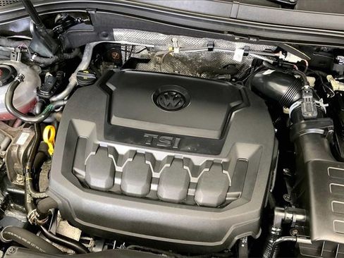 Used 2022 Volkswagen Tiguan SE w/ Panoramic Sunroof Package image 31