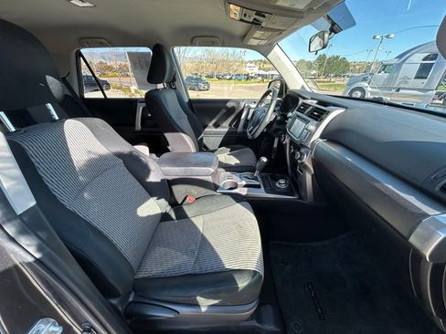 Used 2016 Toyota 4Runner SR5 AWD/4WD image 30