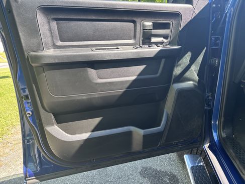 Used 2019 RAM 1500 Express w/ Express Value Package AWD/4WD image 16