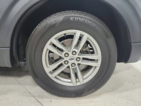 Used 2022 Ford Explorer XLT RWD image 13