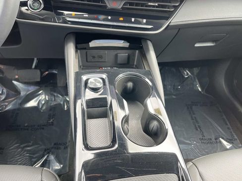 Used 2025 Buick Envision Preferred AWD/4WD image 33