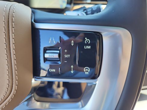 New 2025 Land Rover Range Rover SE image 20