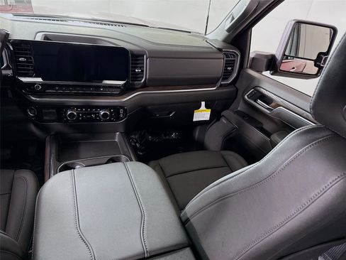 New 2026 GMC Sierra 3500 SLT w/ SLT Convenience Package image 18