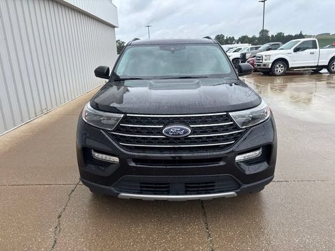 Used 2024 Ford Explorer XLT w/ Equipment Group 202A AWD/4WD image 2