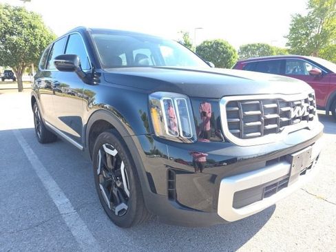 Used 2024 Kia Telluride S AWD/4WD image 1
