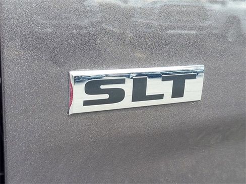 Certified 2023 RAM 1500 Classic SLT w/ Trailer & Traction Group image 8