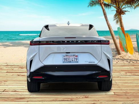 Used 2023 Lexus RZ 450e Premium image 4