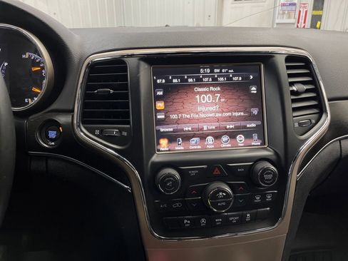 Used 2017 Jeep Grand Cherokee Limited image 22