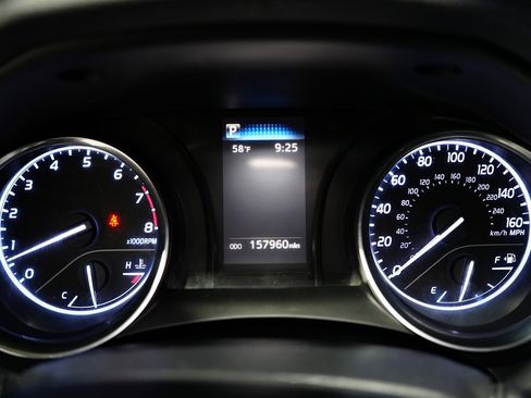 Used 2019 Toyota Camry LE w/ Carpet Mat Package image 17