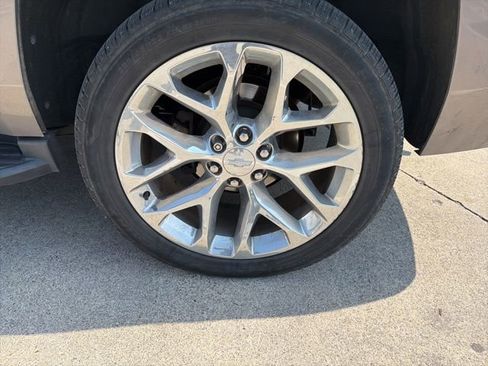 Used 2018 Chevrolet Tahoe LT image 6