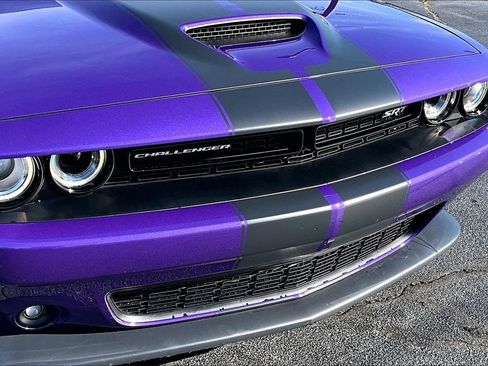 Used 2016 Dodge Challenger SRT image 28