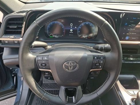 Used 2026 Toyota Crown AWD/4WD image 19