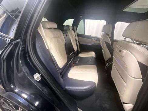 Used 2021 BMW X5 M50i w/ Executive Package image 15