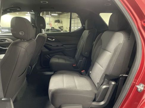 Used 2023 Chevrolet Traverse LT image 23