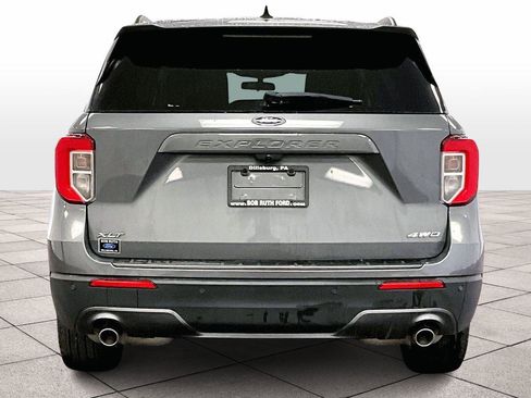 Certified 2022 Ford Explorer XLT w/ Equipment Group 202A image 4