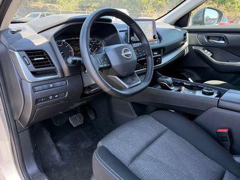 Used 2025 Nissan Rogue SV AWD/4WD image 20