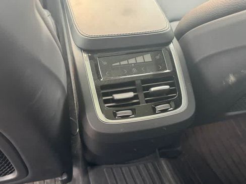 Used 2024 Volvo XC90 B5 Plus w/ Protection Package Premier AWD/4WD image 17