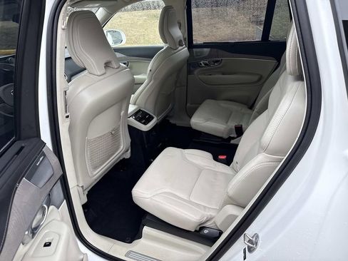Used 2024 Volvo XC90 T8 Ultimate w/ Lounge Package image 19