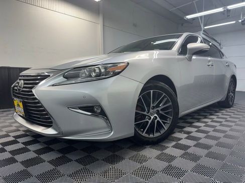 Used 2016 Lexus ES 350 w/ Navigation System Package FWD image 3