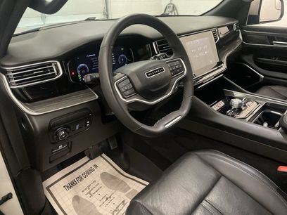 Used 2022 Jeep Wagoneer Series III w/ Rear Seat Entertainment Group