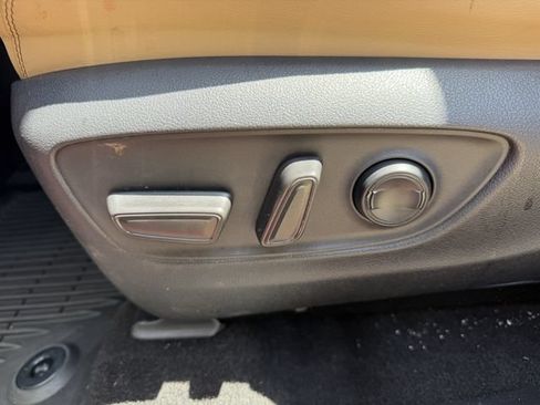 Used 2019 Toyota RAV4 XLE Premium FWD image 26