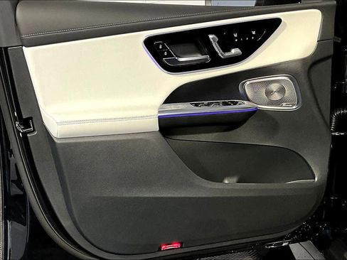 New 2026 Mercedes-Benz GLC 300 4MATIC image 11