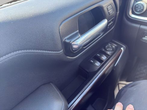 Used 2020 GMC Sierra 1500 SLT w/ SLT Premium Package image 10