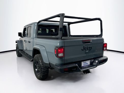 Used 2025 Jeep Gladiator Sport AWD/4WD image 7