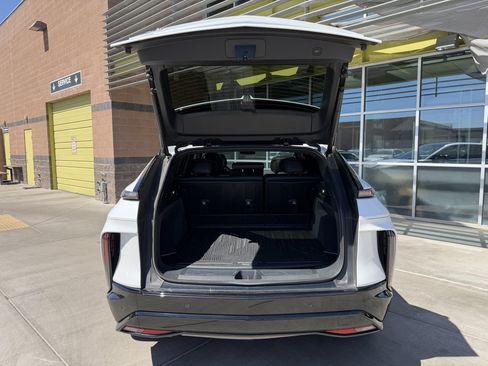 Used 2024 Cadillac Lyriq Sport RWD image 36