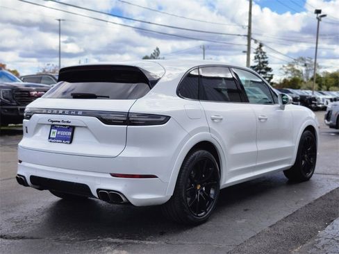 Used 2019 Porsche Cayenne Turbo image 5
