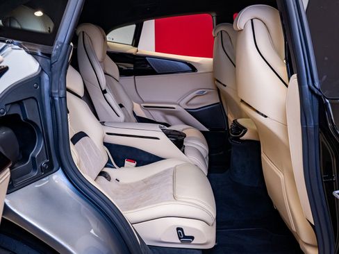 Certified 2025 Ferrari Purosangue image 27