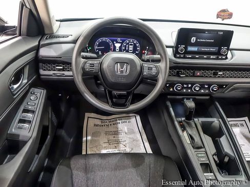 Used 2025 Honda Accord SE image 18