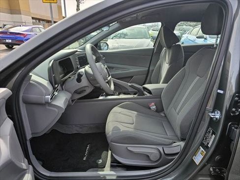 New 2026 Hyundai Elantra SE FWD image 18