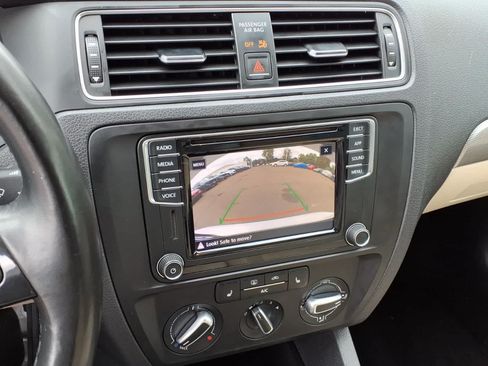 Used 2018 Volkswagen Jetta SE FWD image 22