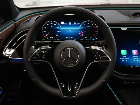 New 2026 Mercedes-Benz E 350 4MATIC Sedan image 18