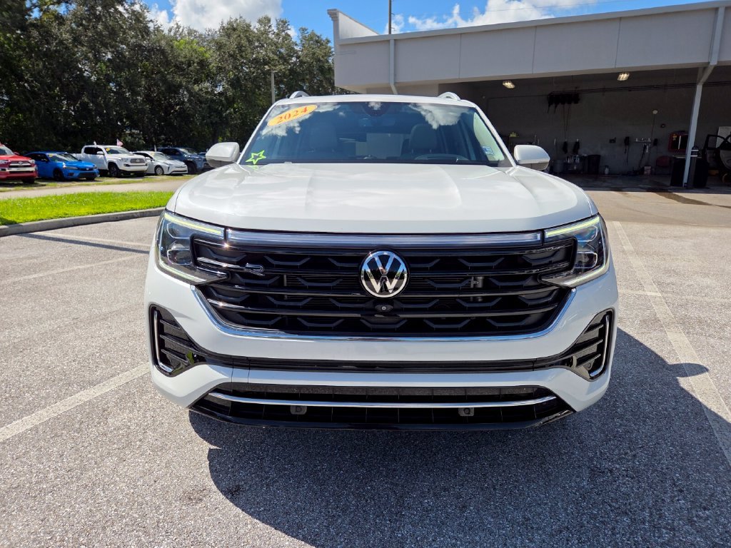 Used 2024 Volkswagen Atlas SEL Premium R-Line AWD/4WD image 2