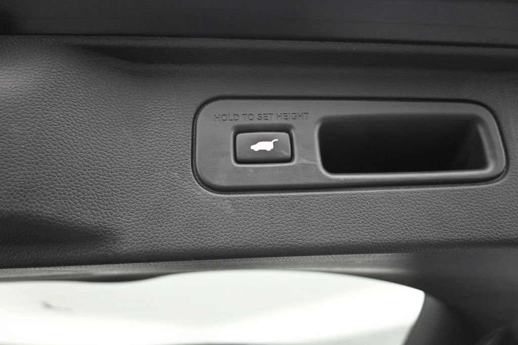 Used 2025 Honda Pilot TrailSport image 14