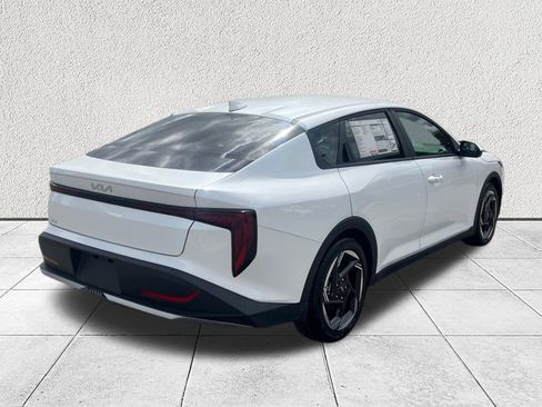 New 2025 Kia K4 EX image 7