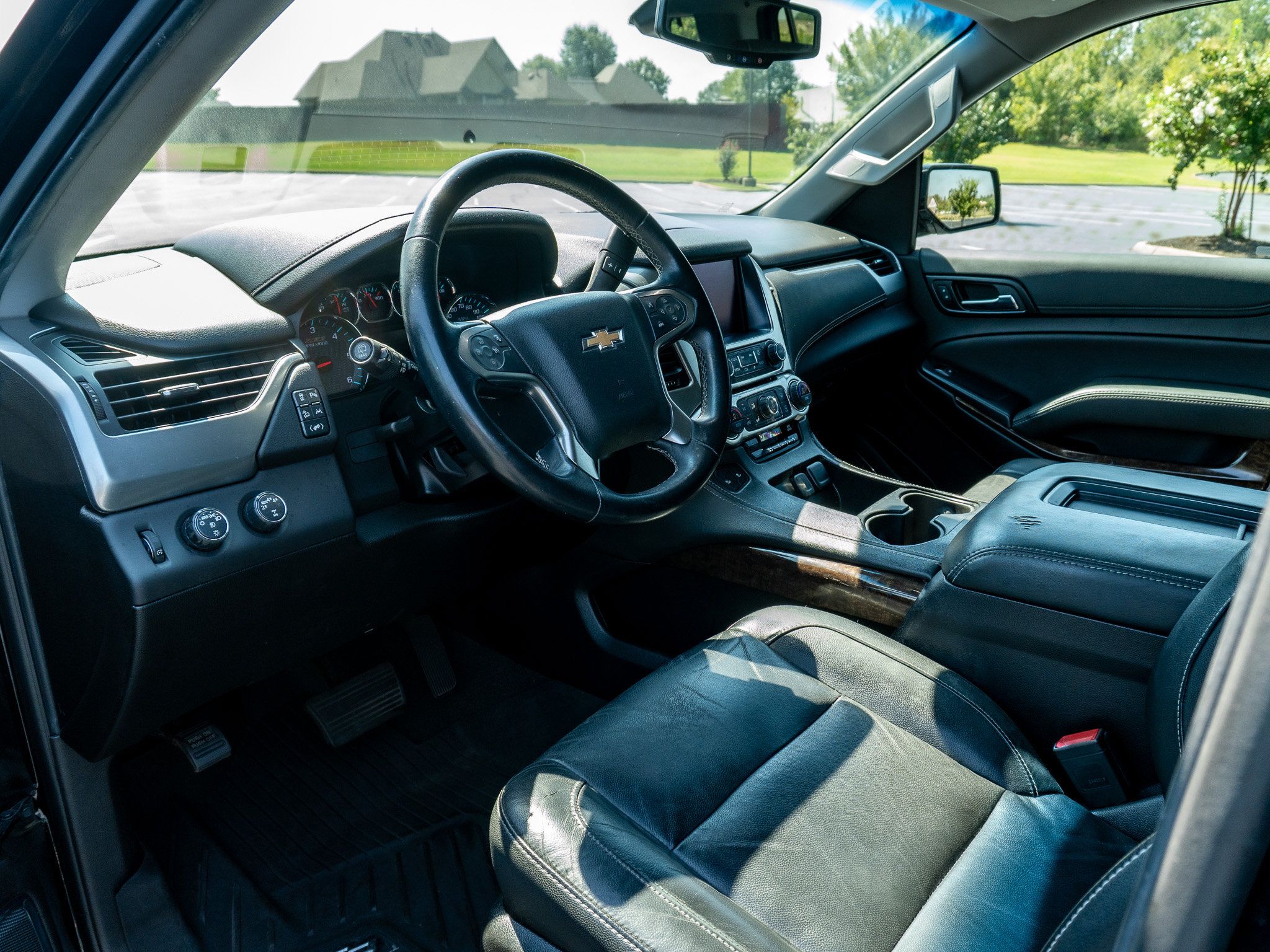 Used 2019 Chevrolet Tahoe LT w/ Z71 Midnight Edition AWD/4WD image 11
