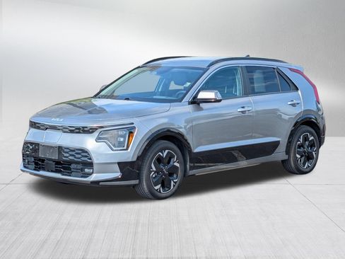 Certified 2024 Kia Niro Wave w/ Wave Preserve Package FWD image 3