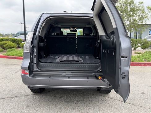 Used 2018 Lexus GX 460 Premium w/ Premium Package image 13