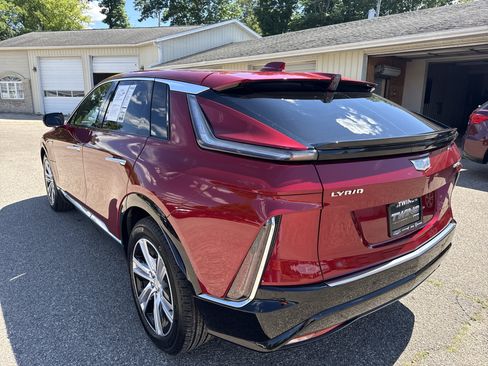 Used 2024 Cadillac Lyriq Tech AWD/4WD image 9