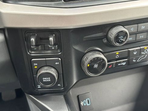 Used 2024 Ford F250 XLT w/ Black Appearance Package AWD/4WD image 33