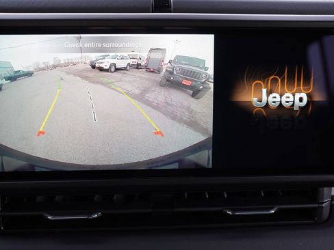 Certified 2025 Jeep Wrangler Unlimited Sahara w/ Safety Group image 36