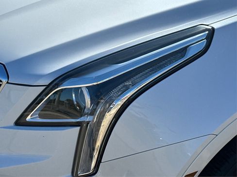 Used 2018 Cadillac XT5 Luxury w/ Driver Awareness Package image 28