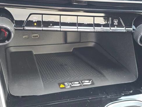 New 2026 Chevrolet Traverse RS w/ LPO, Floor Liner Package FWD image 25