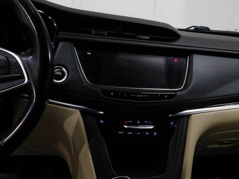 Used 2018 Cadillac XT5 AWD image 55