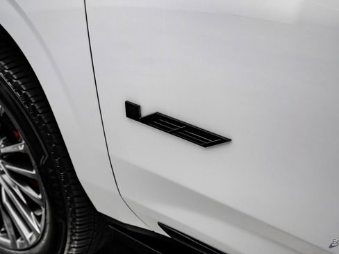 Used 2023 Cadillac Escalade V image 28