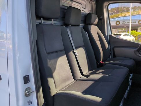 Used 2023 Mercedes-Benz Sprinter 2500 image 28
