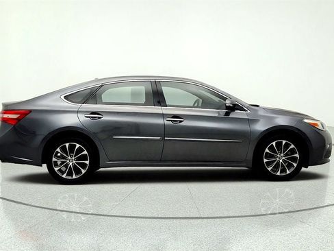 Used 2016 Toyota Avalon XLE Plus FWD image 4